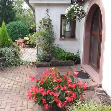 Au Jardin Romantique Pour 2 Personnes Langensoultzbach