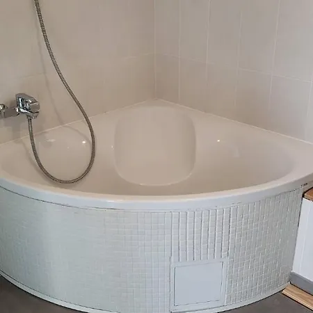 Lägenhet Au Jardin Romantique Pour 2 Personnes Langensoultzbach